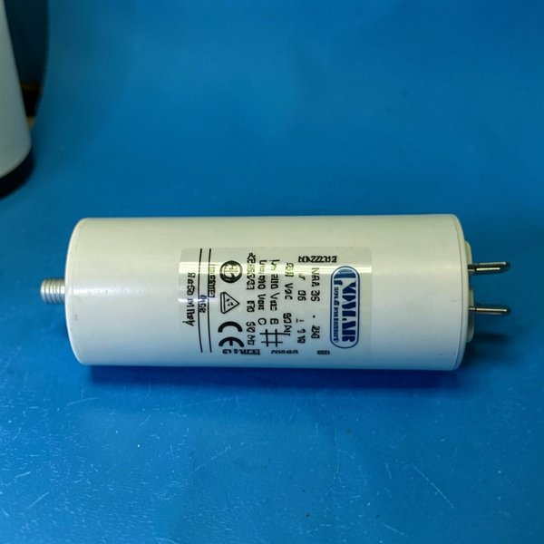 Condensateur MKA 35µF 450V 45X96 + vis M8 1 cm et cosse Double