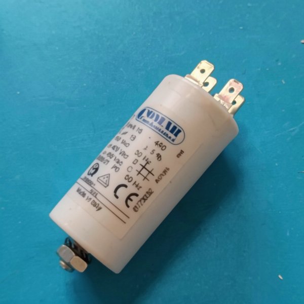 Condensateur 15µF MKA 450V avec vis M8 et cosse double