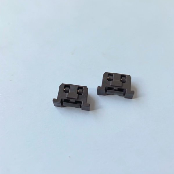 Loquets arrière (x2) Quattro